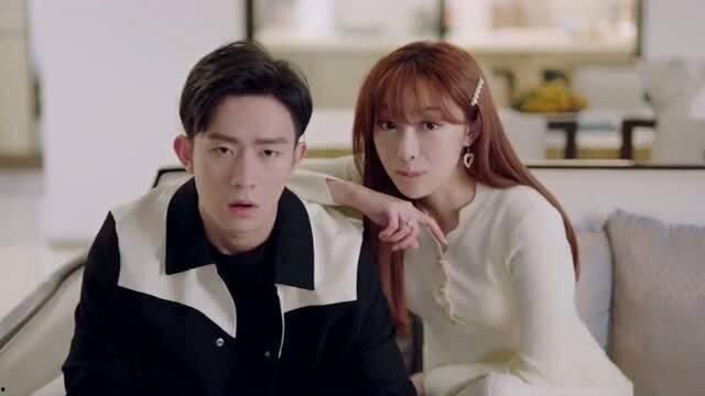 情侣吃瓜截图真实,甜蜜互动引网友热议