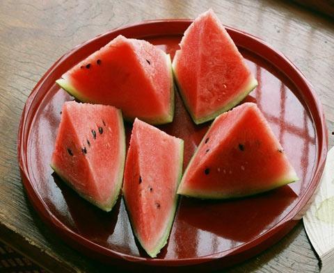 吃隔夜的瓜有毒,揭秘隔夜瓜有毒的真相与防范措施